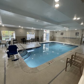 Best Western Plus Rumford Falls - Pool - Hotels Near Me - Rumford, Maine Best Western Plus Rumford Falls - Pool - Hotels Near Me - Rumford, Maine