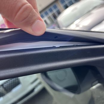 Key Automotive Collision Center - Weatherstrip retaining clip missing. - Body Shops Near Me - Jacksonville, Florida Key Automotive Collision Center - Weatherstrip retaining clip missing. - Body Shops Near Me - Jacksonville, Florida