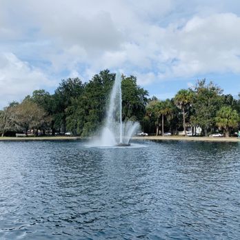 Daffin Park - Fountain and lake. - Parks Near Me - Savannah, Georgia Daffin Park - Fountain and lake. - Parks Near Me - Savannah, Georgia