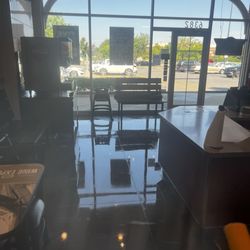 Wingstop - Seating Area