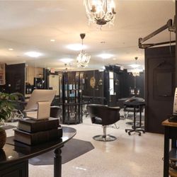 Face2Face Studios - First floor salon space. By appointments only