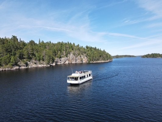 Rainy Lake Houseboats by null