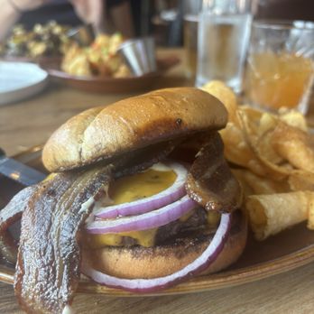 The Waddle Inn - Burger - Barbeque Near Me - Wauwatosa, Wisconsin The Waddle Inn - Burger - Barbeque Near Me - Wauwatosa, Wisconsin
