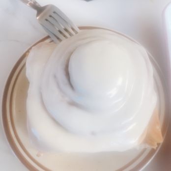 The Merchant - Cinnamon Roll - Coffee & Tea Near Me - Long Beach, California