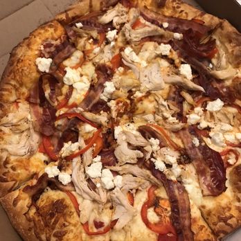 Metro - Chicken, bacon, red peppers and feta pizza - Grocery Near Me - Scarborough, Ontario Metro - Chicken, bacon, red peppers and feta pizza - Grocery Near Me - Scarborough, Ontario