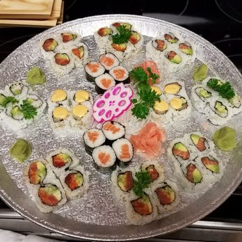 Dozika - Maki roll platter - Japanese Near Me - Evanston, Illinois Dozika - Maki roll platter - Japanese Near Me - Evanston, Illinois