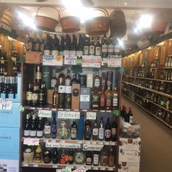 Houdek’s Wines and Liquors