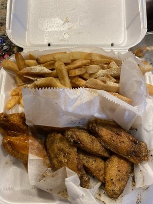 Wings & Seafood by null
