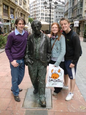 Estatua de Woody Allen by null