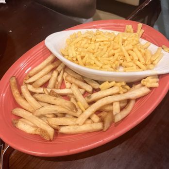 El Sombrero Mexican Cuisine - Kids Mac and cheese w fries - Mexican Near Me - Melbourne, Florida El Sombrero Mexican Cuisine - Kids Mac and cheese w fries - Mexican Near Me - Melbourne, Florida