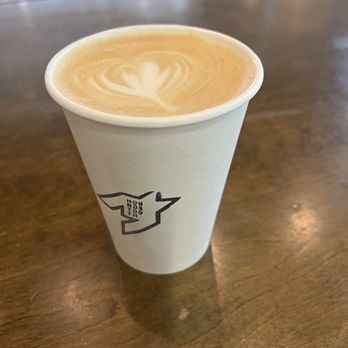 Houndstooth Coffee - Oatmilk Latte - Coffee & Tea Near Me - Austin, Texas