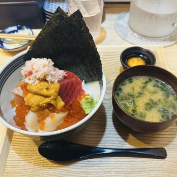 Totoya - Sushi Bars Near Me - Honolulu, Hawaii