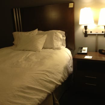 Hampton Inn & Suites Grafton - Two queen beds room - Hotels Near Me - Grafton, Wisconsin Hampton Inn & Suites Grafton - Two queen beds room - Hotels Near Me - Grafton, Wisconsin