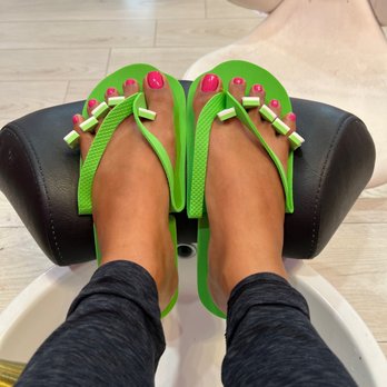 Studio Nail Bar - regular pedicure :) - Nail Salons Near Me - Burbank, California