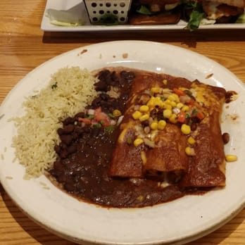 Chili's - Enchilada plate how it was presented. Not impressive at all. - American Near Me - Kenosha, Wisconsin Chili's - Enchilada plate how it was presented. Not impressive at all. - American Near Me - Kenosha, Wisconsin
