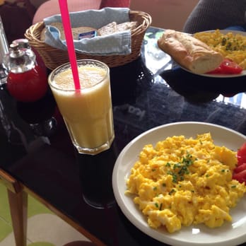 Kaaba - Scrambled eggs and fresh juice - Cafes Near Me - Prague, Puerto Rico