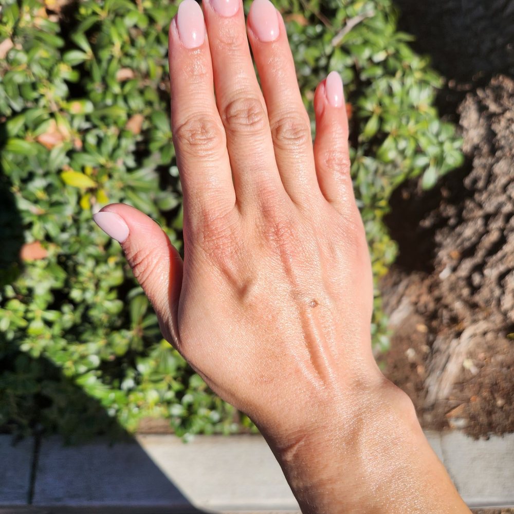 An excellent  Dip powder manicure by Linda