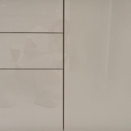Un-even gaps everywhere. Un-even gaps everywhere.
