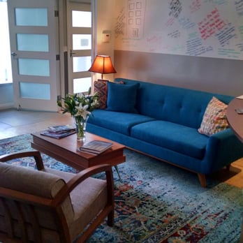 Hotel Royal - Lobby - Hotels Near Me - Long Beach, California