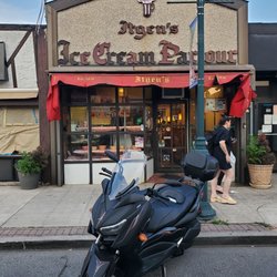 Walt Itgen's Ice Cream Parlour