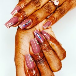 Get Starr Studded - Free style Fullset with gel polish and bling.