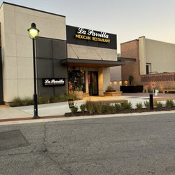 Restaurant in Beechwood Shopping Center