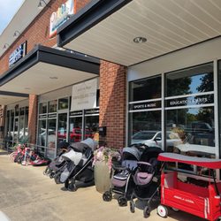 Oolabe Kids' Consignment Boutique - Entrance