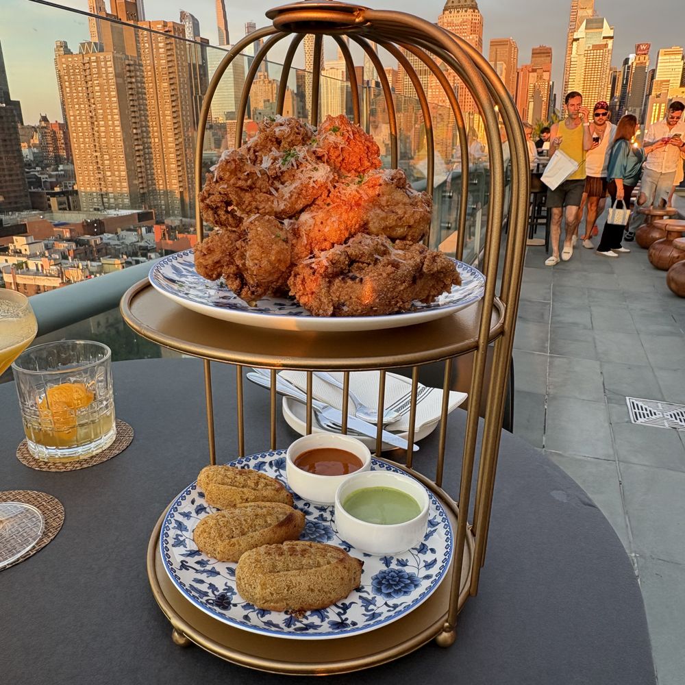 Hudson VU - Lounges Near Me - New York, New York