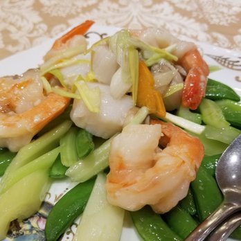 Crown Prince Fine Dining & Banquet - Sauteed crystal prawn and scallop ($36) - Dim Sum Near Me - Toronto, Ontario Crown Prince Fine Dining & Banquet - Sauteed crystal prawn and scallop ($36) - Dim Sum Near Me - Toronto, Ontario