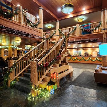 The Heathman Lodge - Lobby - Hotels Near Me - Vancouver, Washington The Heathman Lodge - Lobby - Hotels Near Me - Vancouver, Washington