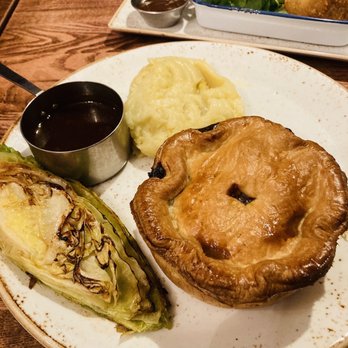 Bag O' Nails - Steak and Ale Pie. - Pubs Near Me - London, XGL