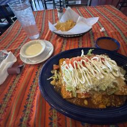 El Don Mexican Restaurant - Enchiladas Supremas