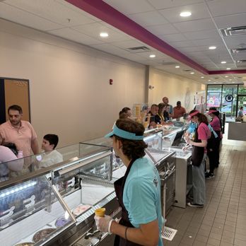 Baskin Robbins - Ice Cream & Frozen Yogurt Near Me - Guilderland, New York Baskin Robbins - Ice Cream & Frozen Yogurt Near Me - Guilderland, New York