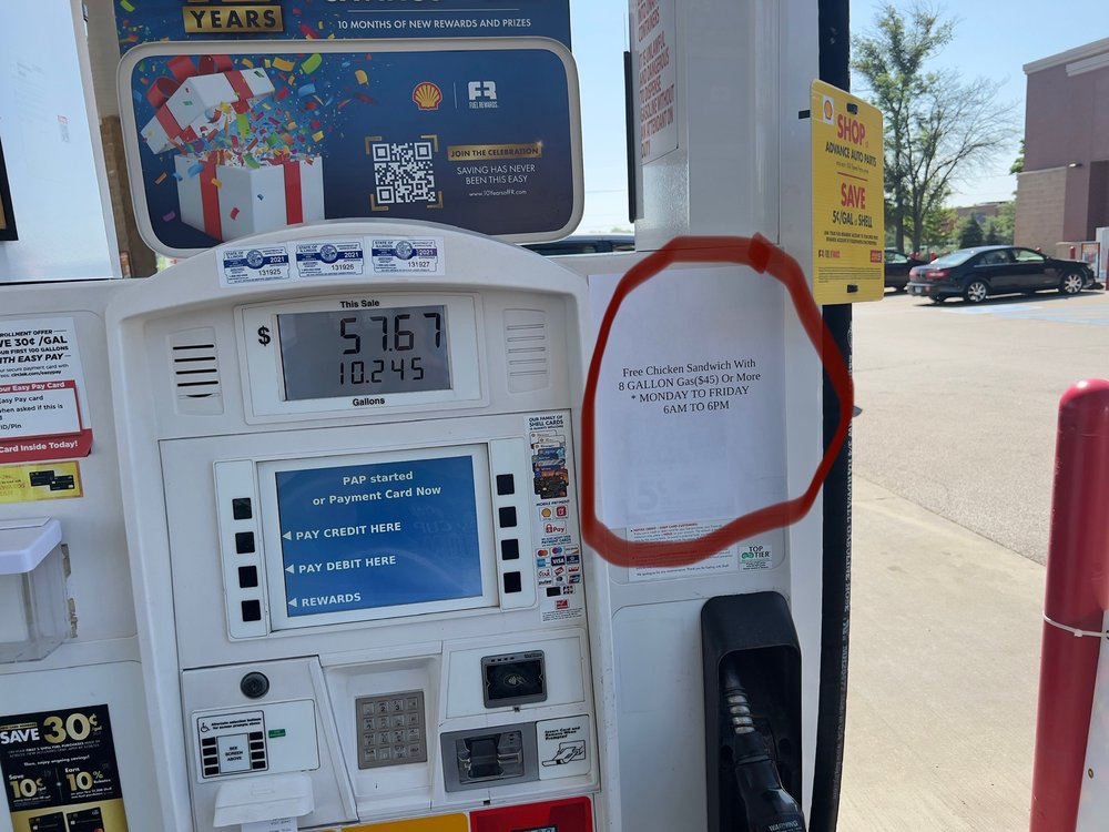 SHELL GAS STATION Updated June 2024 100 W Geneva Rd, Wheaton