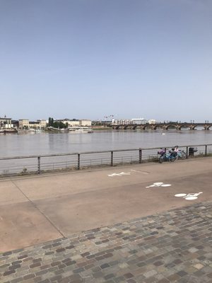 Pont de Pierre by null