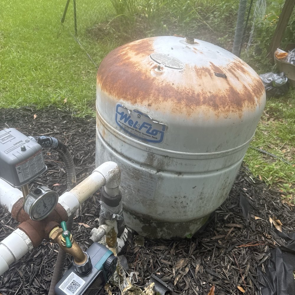 Perry's Pump Repair - Old pressure tank - Water Purification Services Near Me - Alachua, Florida Perry's Pump Repair - Old pressure tank - Water Purification Services Near Me - Alachua, Florida