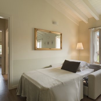 Palazzo Scolari - Appartamento 6 D - Palazzo Scolari - Vacation Rentals Near Me - Polpenazze del Garda, BS Palazzo Scolari - Appartamento 6 D - Palazzo Scolari - Vacation Rentals Near Me - Polpenazze del Garda, BS