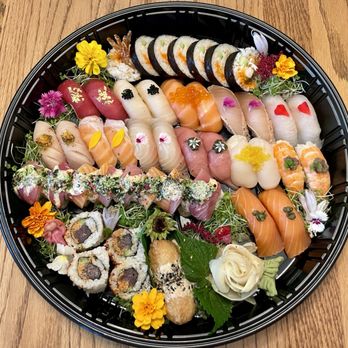 Taberu - Sushi tray for two supposedly but really three - Caterers Near Me Taberu - Sushi tray for two supposedly but really three - Caterers Near Me