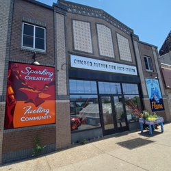Chicago Avenue Fire Arts Center - The front doors of Chicago Avenue Fire Arts Center.