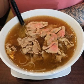 Saigon Cafe - Rare Beef Pho - Vietnamese Near Me - Eugene, Oregon