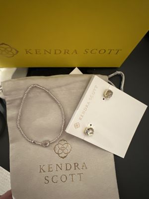 Kendra Scott by null