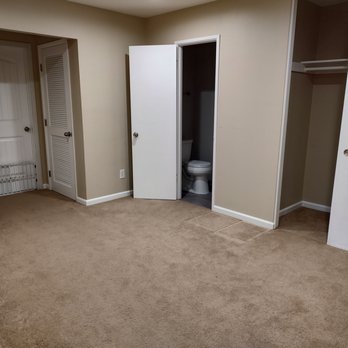 Edison Home Improvement - Old master bed before - General Contractors Near Me - San Diego, California