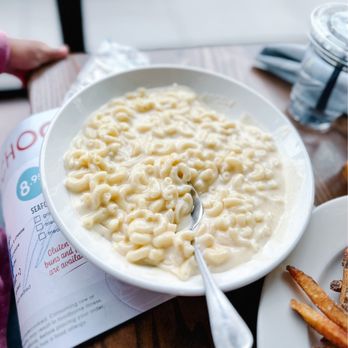 Burtons Grill & Bar - Kids Mac n cheese - New American Near Me - Gaithersburg, Maryland