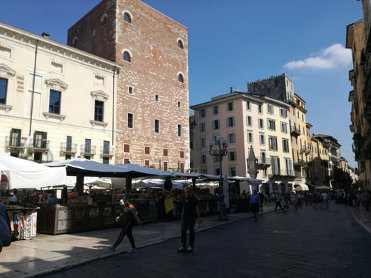 Piazza Delle Erbe by null