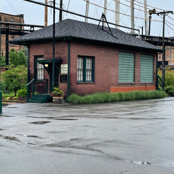 Buffalo Trace Distillery - Weller Bottling - Distilleries Near Me - Frankfort, Kentucky