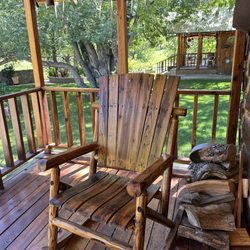 X Diamond Ranch - Great porch outside the market