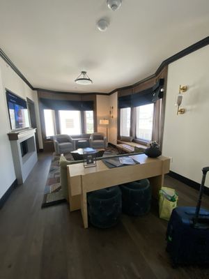 Hotel Renegade by null