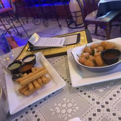 Yuca fríes and elote appetizers!!