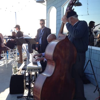 Sam's Chowder House - Jazz combo in the patio - Seafood Near Me - Half Moon Bay, California Sam's Chowder House - Jazz combo in the patio - Seafood Near Me - Half Moon Bay, California