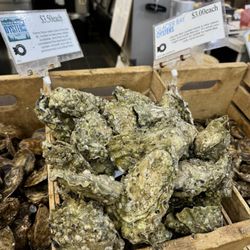 Mike's Fish Market - Fanny Bay oyster